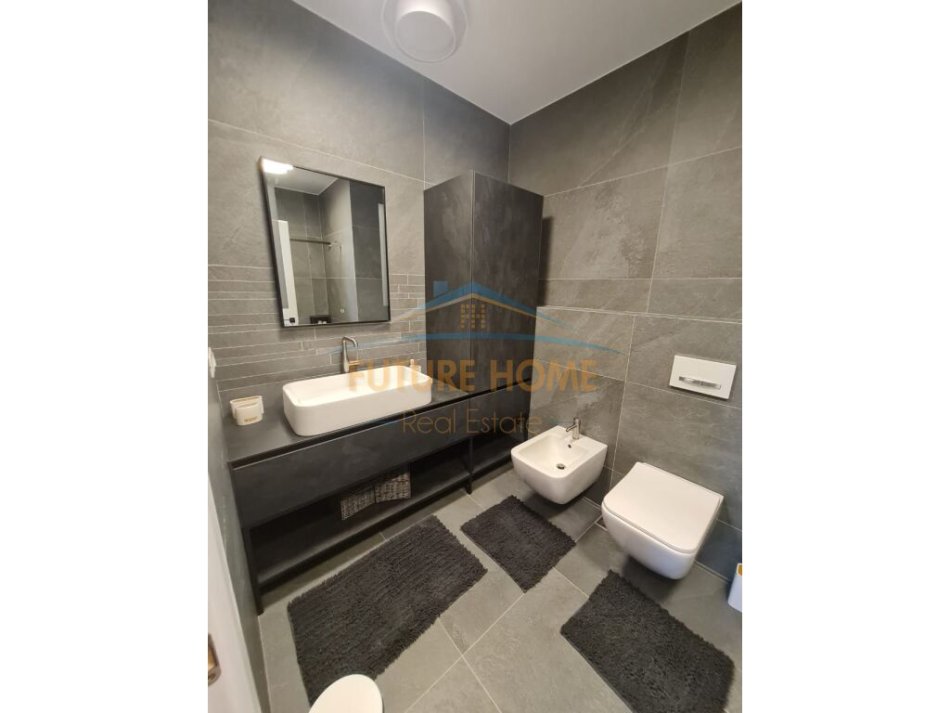 Tirane, jepet me qera apartament 2+1+Verande+ Post Parkimi, 1.500 € perball  (Kompleksit Deliorgji)