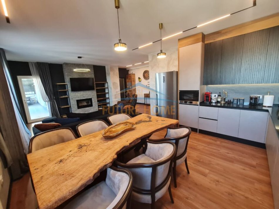 Tirane, jepet me qera apartament 2+1+Verande+ Post Parkimi, 1.500 € perball  (Kompleksit Deliorgji)