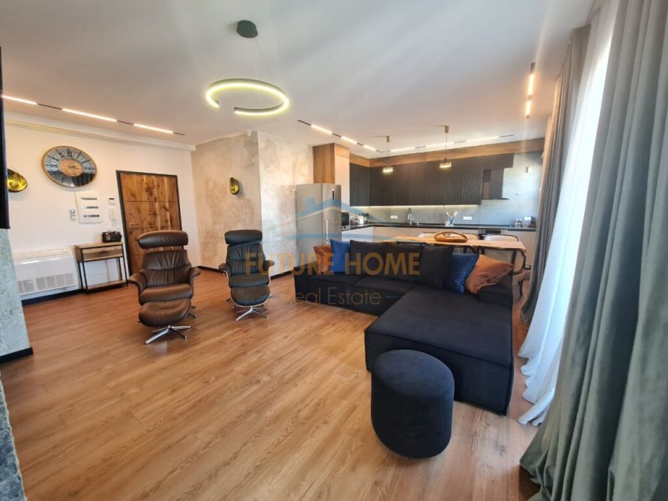 Tirane, jepet me qera apartament 2+1+Verande+ Post Parkimi, 1.500 € perball  (Kompleksit Deliorgji)