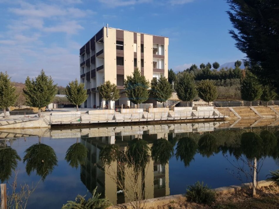 Qera, Hotel 4 katëshe, Mullet, Tiranë. AREA42235