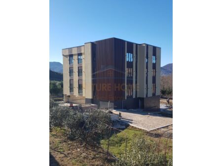 Shitet, Hotel 4 katëshe, Mullet, Tiranë AREA42230