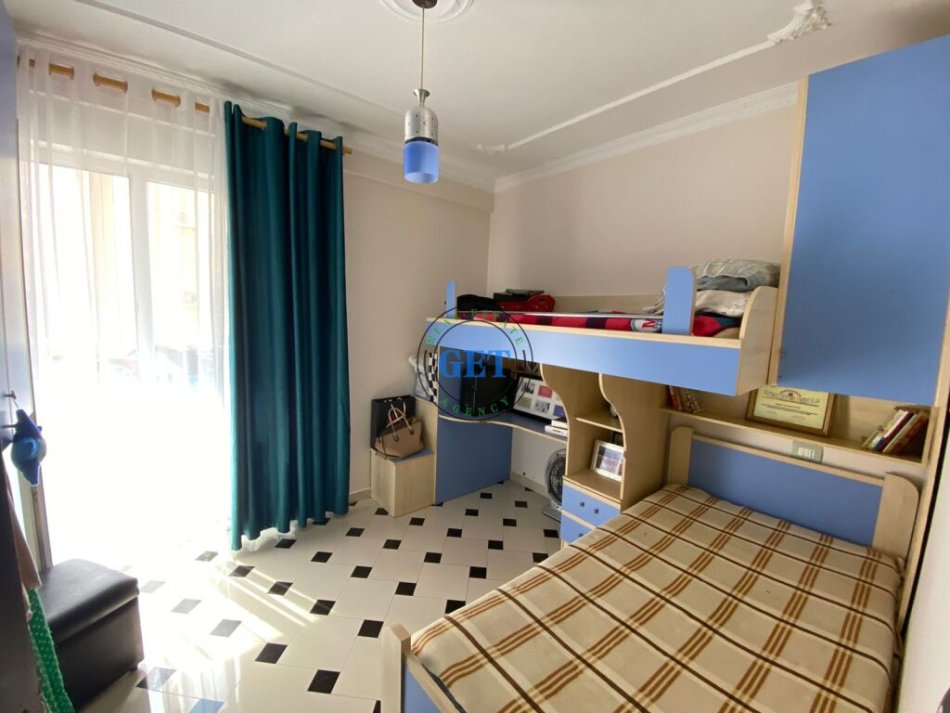 Durres, shitet apartament 3+1+Ballkon, Kati 6, 128 m² 155,000 € (Pallati i Sportit)