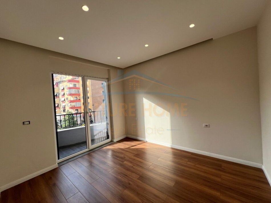 Tirane, jepet me qera apartament 1+1 Kati 2, 70 m² 500 € (Unaza e re)