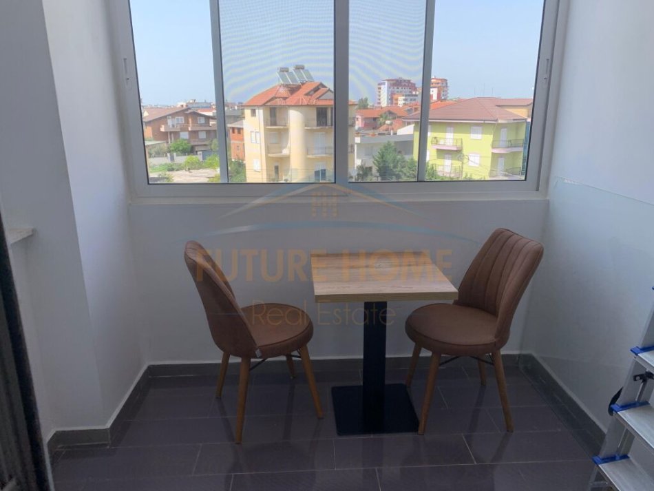 Durres, jepet me qera apartament 3+1+Aneks+Ballkon Kati 3, 150 m² 500 € (RRuga Adria , Durres)