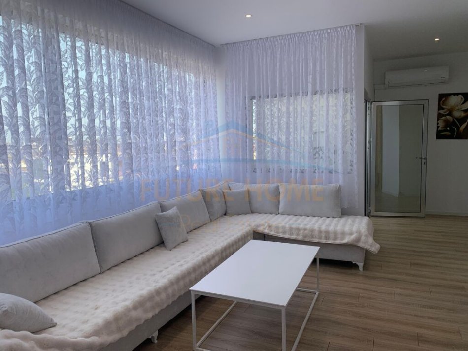 Durres, jepet me qera apartament 3+1+Aneks+Ballkon Kati 3, 150 m² 500 € (RRuga Adria , Durres)