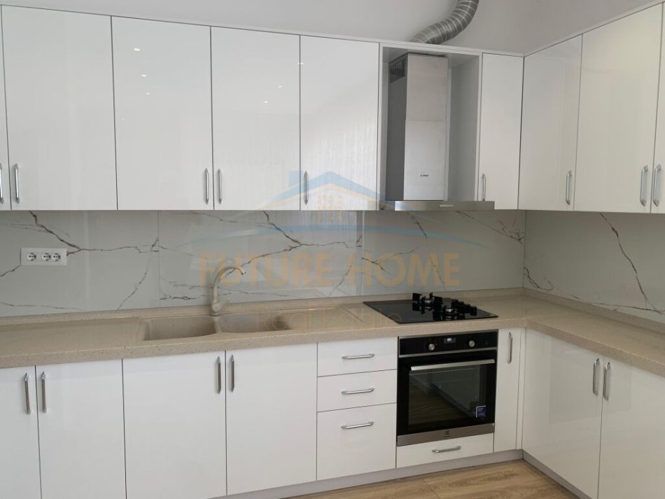 Durres, jepet me qera apartament 3+1+Aneks+Ballkon Kati 3, 150 m² 500 € (RRuga Adria , Durres)