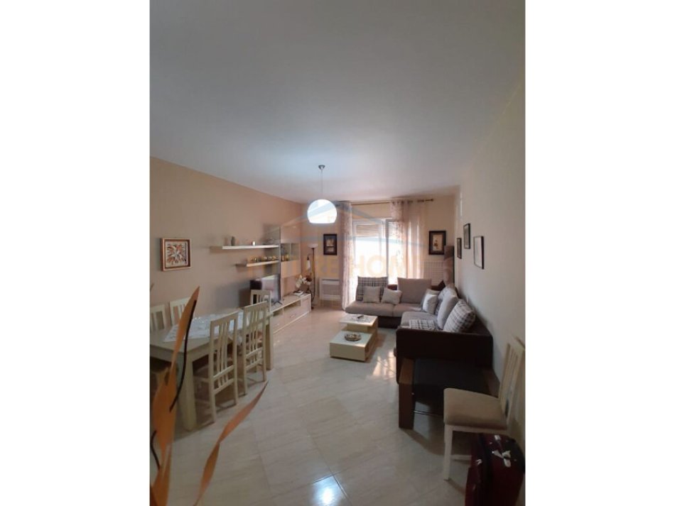 Tirane, shitet apartament 1+1 Kati 2, 75 m² 90.000 € (Shkoze)