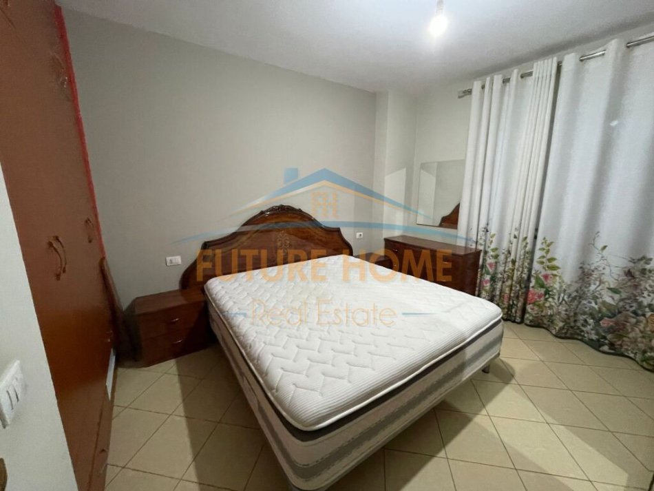 Tirane, shes apartament 2+1+Ballkon Kati 2, 73 m² 160.000 € (Rruga Mine Peza)