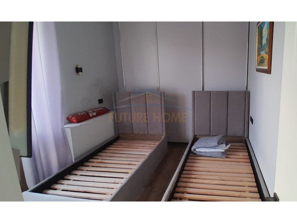 Tirane, shitet apartament 3+1+Ballkon Kati 2, 111 m² 140.000 € (Fresku)