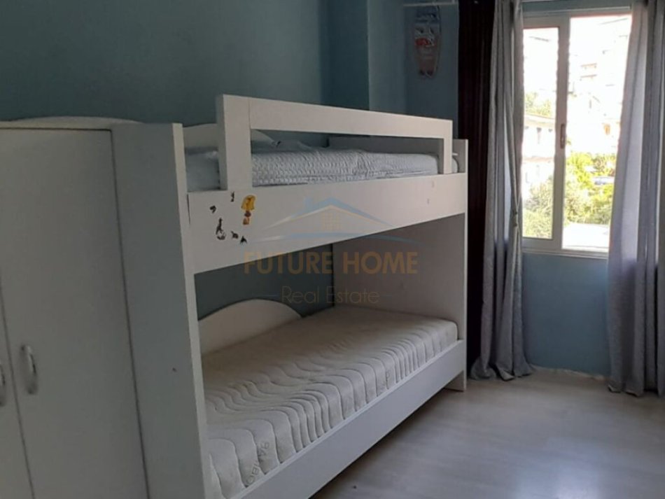 Tirane, shitet apartament 3+1+Ballkon Kati 2, 111 m² 140.000 € (Fresku)
