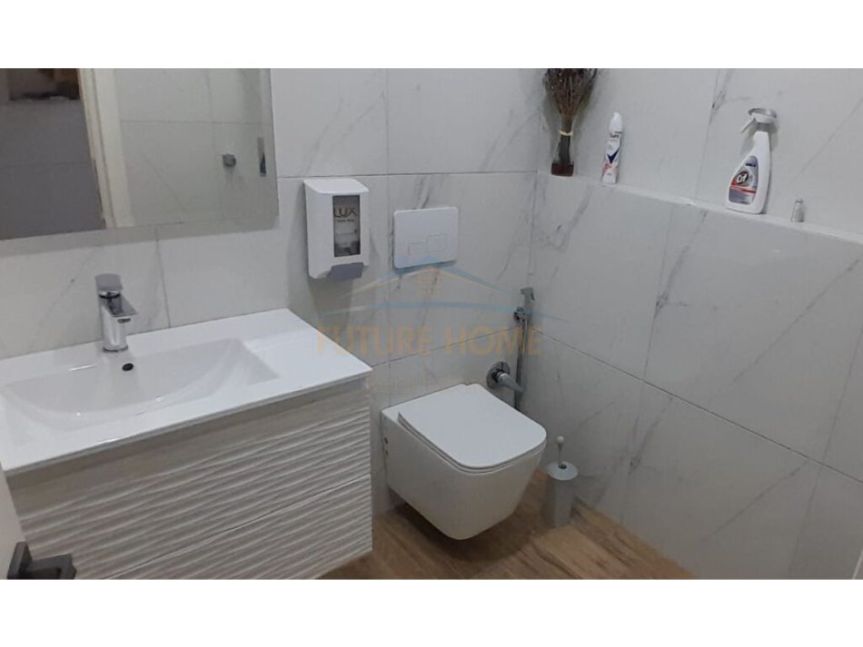 Tirane, shitet apartament 3+1+Ballkon Kati 2, 111 m² 140.000 € (Fresku)