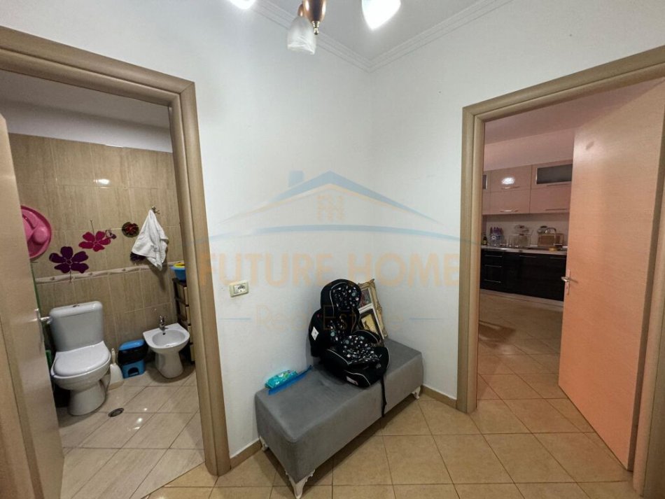 Tirane, shitet apartament 1+1+Ballkon Kati 3, 80 m² 90.000 € (Yzberisht)
