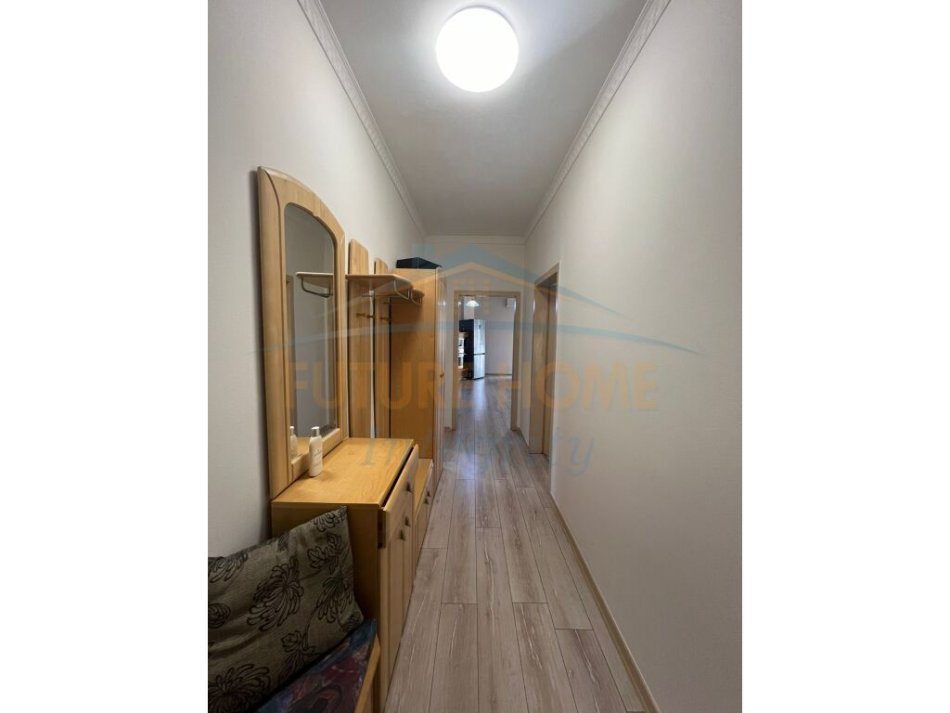 Tirane, shitet apartament 1+1+Ballkon Kati 2, 78 m² 200.000 € (Kopshti Zoologjik)