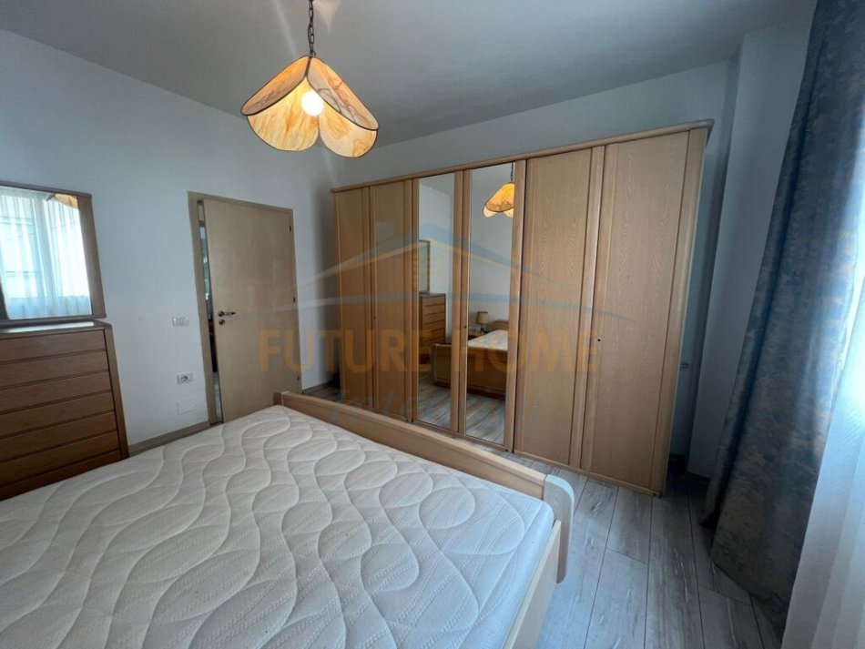 Tirane, shitet apartament 1+1+Ballkon Kati 2, 78 m² 200.000 € (Kopshti Zoologjik)