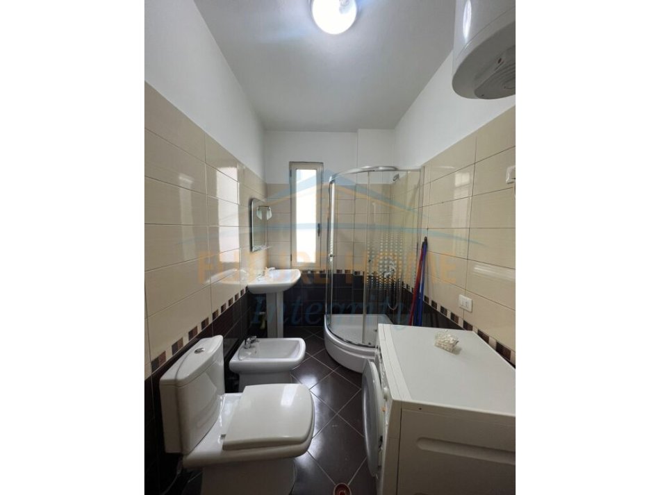 Tirane, shitet apartament 1+1+Ballkon Kati 2, 78 m² 200.000 € (Kopshti Zoologjik)
