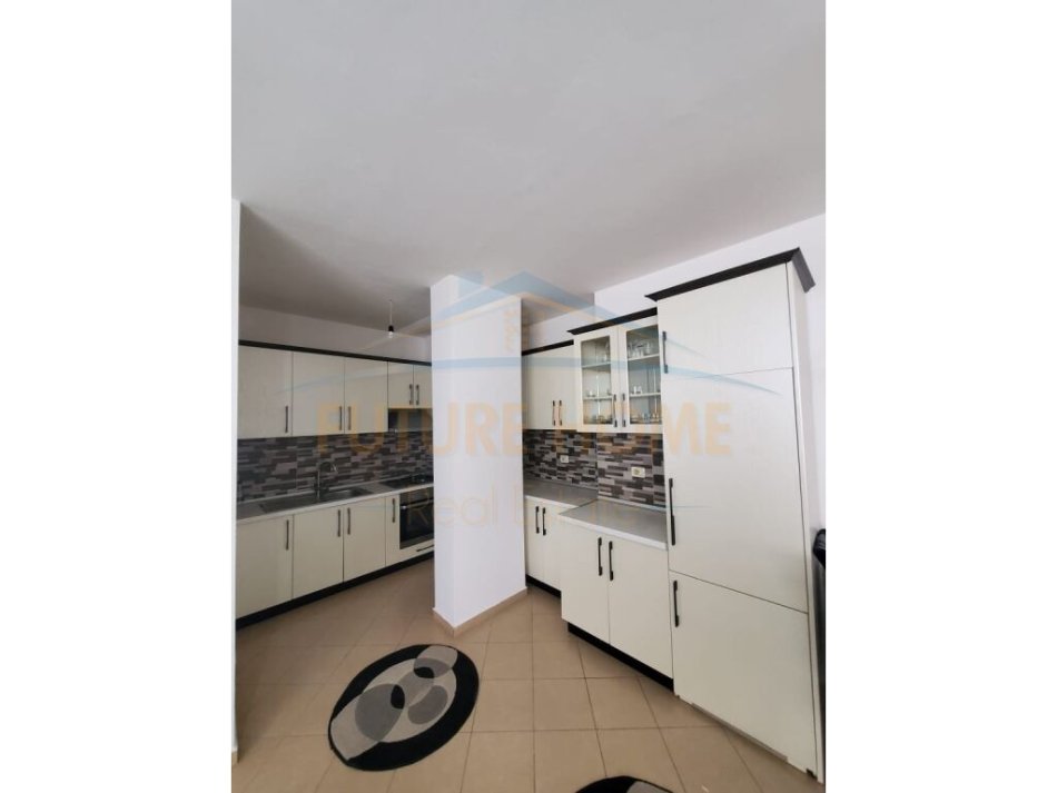 Tirane, jepet me qera 2+1 Kati 6, 79 m² 400 € (Fresk)