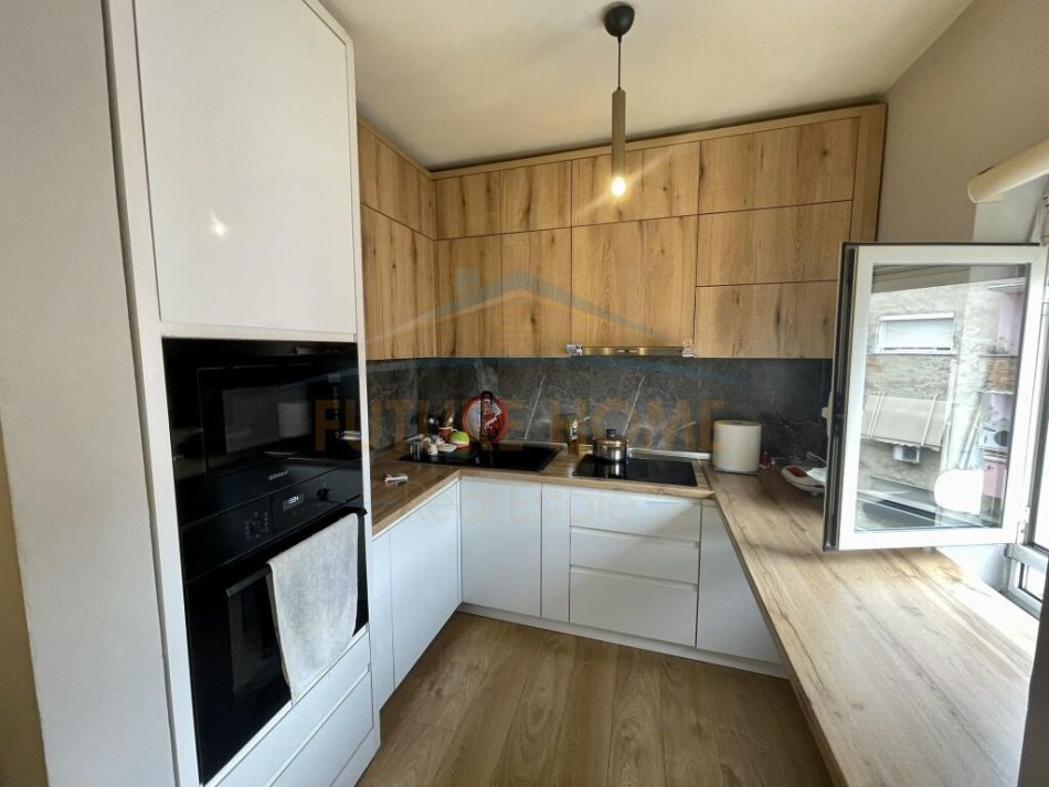 Tirane, shitet apartament 3+1 Kati 5, 103 m² 190.000 € (Rruga e Durresit)