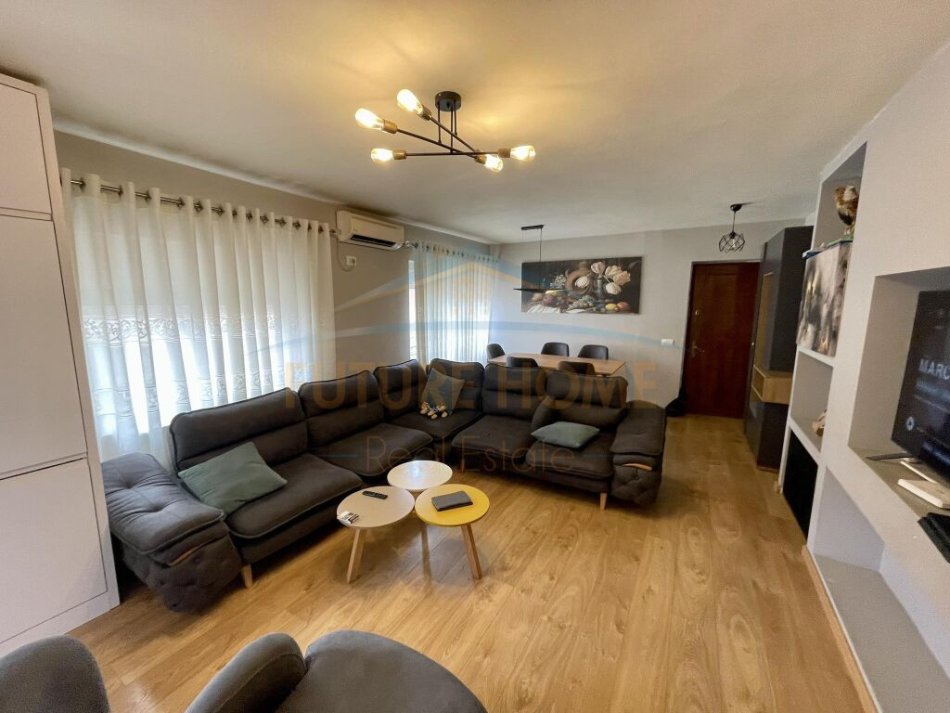Tirane, shitet apartament 3+1 Kati 5, 103 m² 190.000 € (RRUGA E DURRESIT)