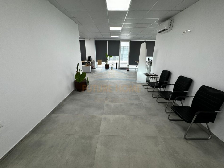 Tirane, shitet apartament 3+1 Kati 1, 261 m² 260.000 € (GRAND GALLERY LTE YZBERISHT)