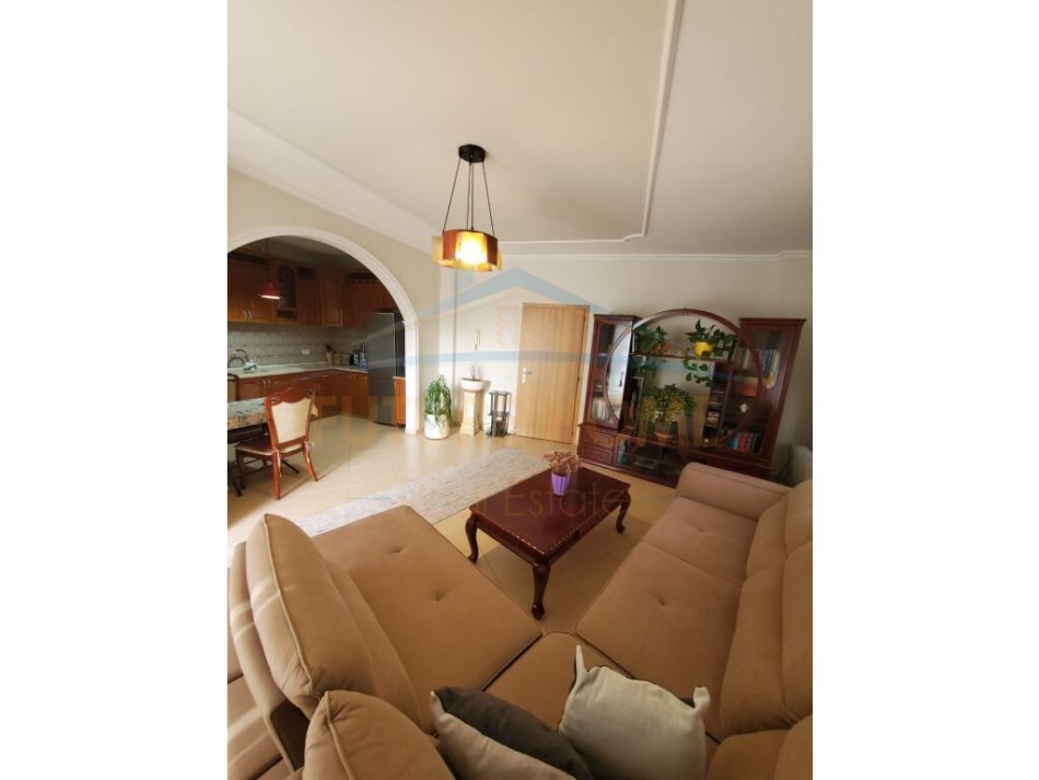 Tirane, shitet apartament 2+1+Aneks+Ballkon Kati 2, 103 m² 130.000 € (RRUGA MUHAMED DELIU)