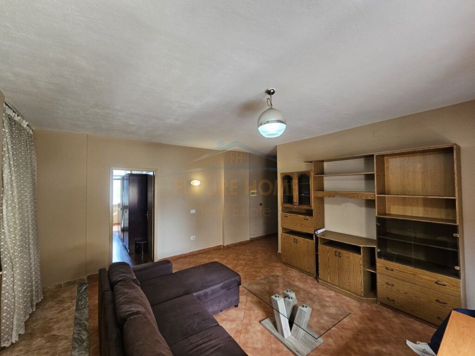 Tirane, shitet apartament 1+1+Ballkon Kati 7, 75 m² 160.000 € (Rruga e Elbasanit)