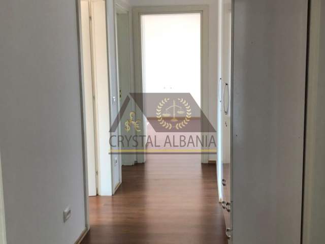 Tirane, jepet me qera apartament Kati 7, 132 m² 700 Euro