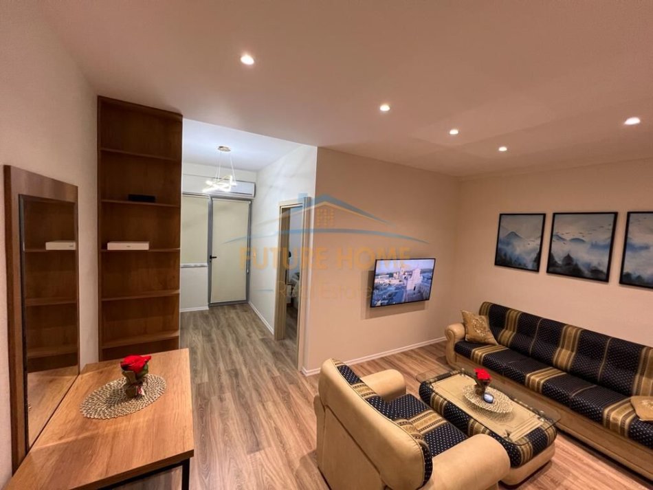 Tirane, shitet apartament 1+1 Kati 10, 65 m² 89.000 € (Unaze W Re,prane kompleksit Romario)