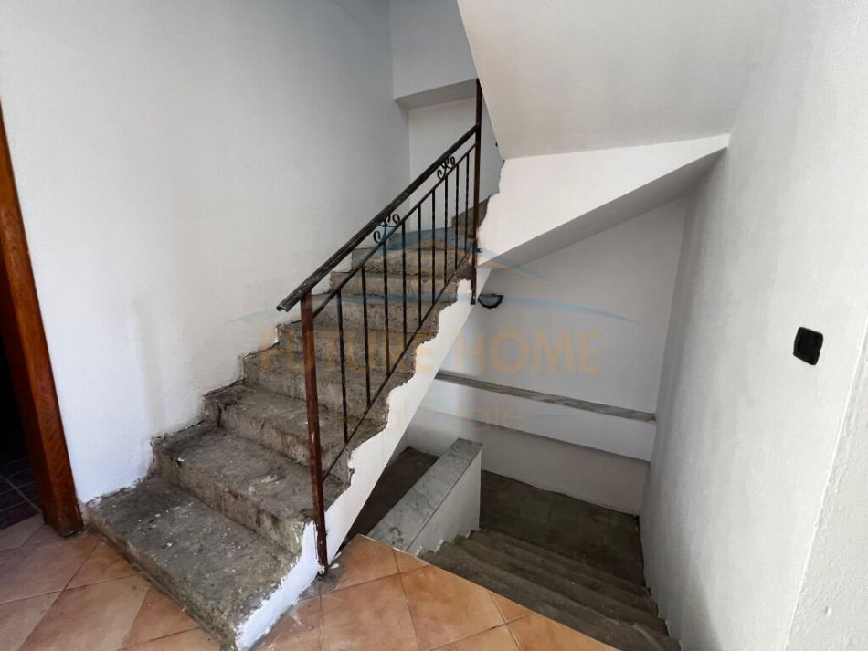 Durres, shitet shtepi 2 Katshe , 266 m² 170.000 € 
