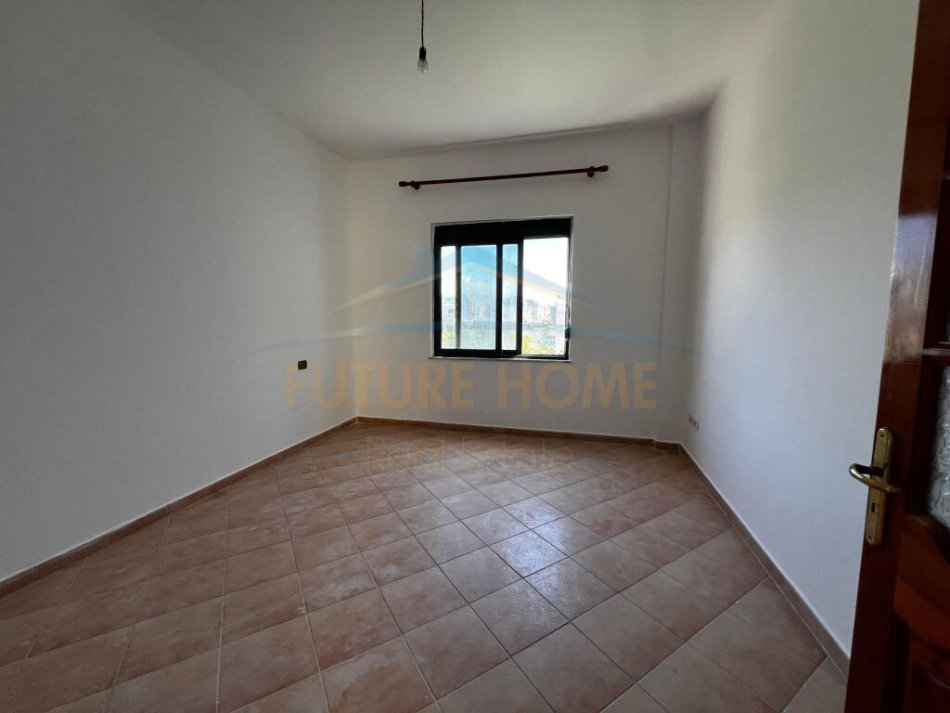 Durres, shitet shtepi 2 Katshe , 266 m² 170.000 € 