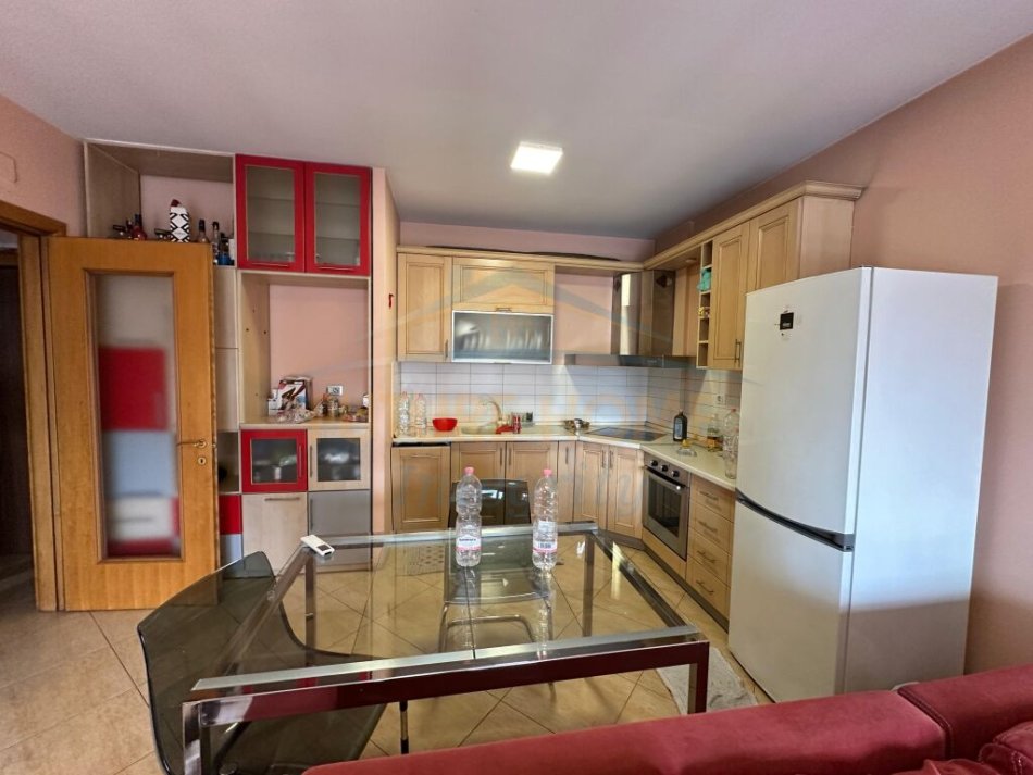 Tirane, shitet apartament 2+1 Kati 12, 110 m² 190.000 € (Zogu i Zi)