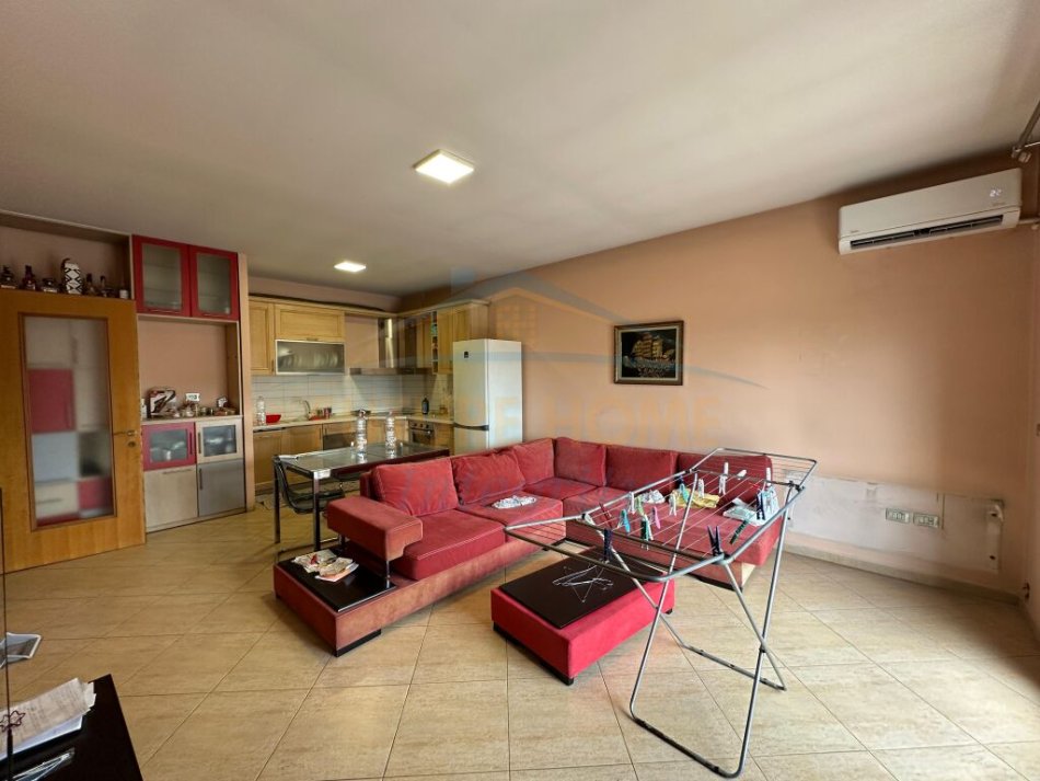 Tirane, shitet apartament 2+1 Kati 12, 110 m² 190.000 € (Zogu i Zi)