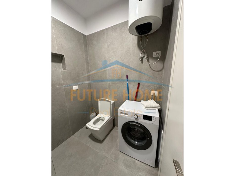 Tirane, jepet me qera apartament 1+1+Ballkon Kati 5, 66 m² 700 € (Kompleksi Dinamo)