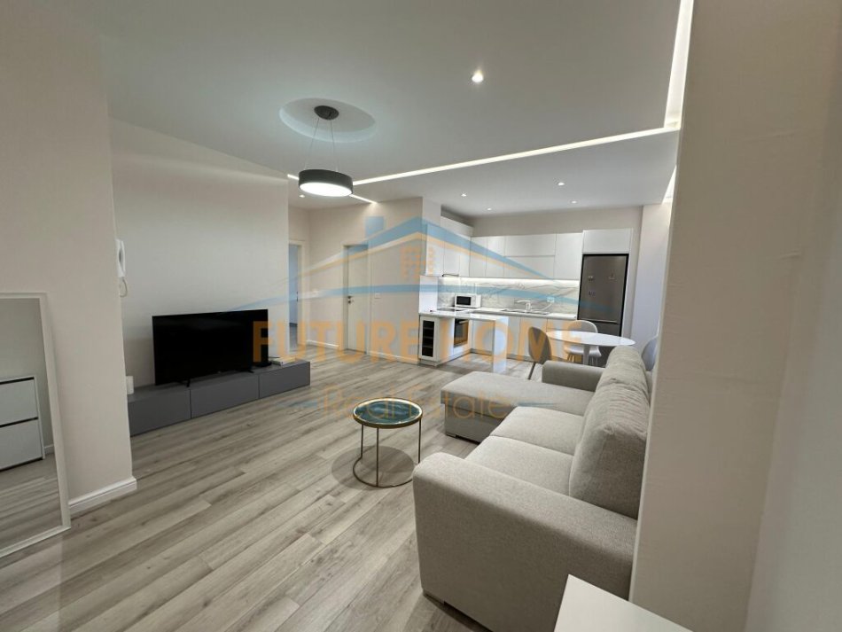 Tirane, jepet me qera apartament 1+1+Ballkon Kati 5, 66 m² 700 € (Rruga e Kosovareve)