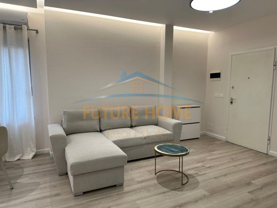 Tirane, jepet me qera apartament 1+1+Ballkon Kati 5, 66 m² 700 € (Kompleksi Dinamo)