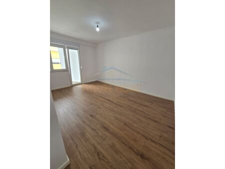 Tirane, shitet apartament 2+1 Kati 7, 85 m² 210.000 € (afer Qendres Kondor, Rruga e Kavajes, Tirane, AREA42371)