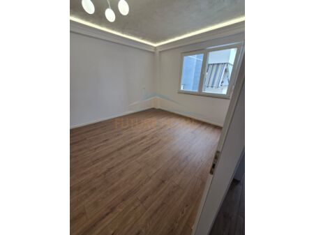 Tirane, shitet apartament 2+1 Kati 7, 85 m² 210.000 € (afer Qendres Kondor, Rruga e Kavajes, Tirane, AREA42371)
