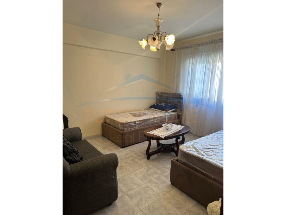 Durres, jepet me qera apartament 2+1+Aneks Kati 4, 80 m² 350 € (Prane Tatimeve , Durres)