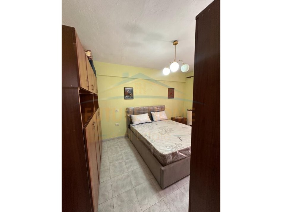 Durres, jepet me qera apartament 2+1+Aneks Kati 4, 80 m² 350 € (Prane Tatimeve , Durres)