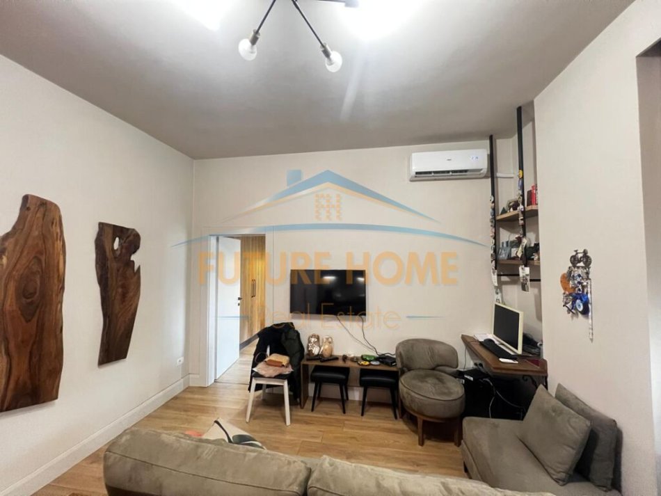 Tirane, shitet apartament 1+1+Ballkon Kati 2, 47 m² 125.000 € (Pazari i Ri)