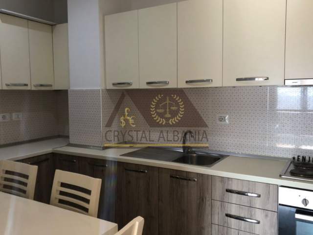 Tirane, jepet me qera apartament Kati 7, 132 m² 700 Euro