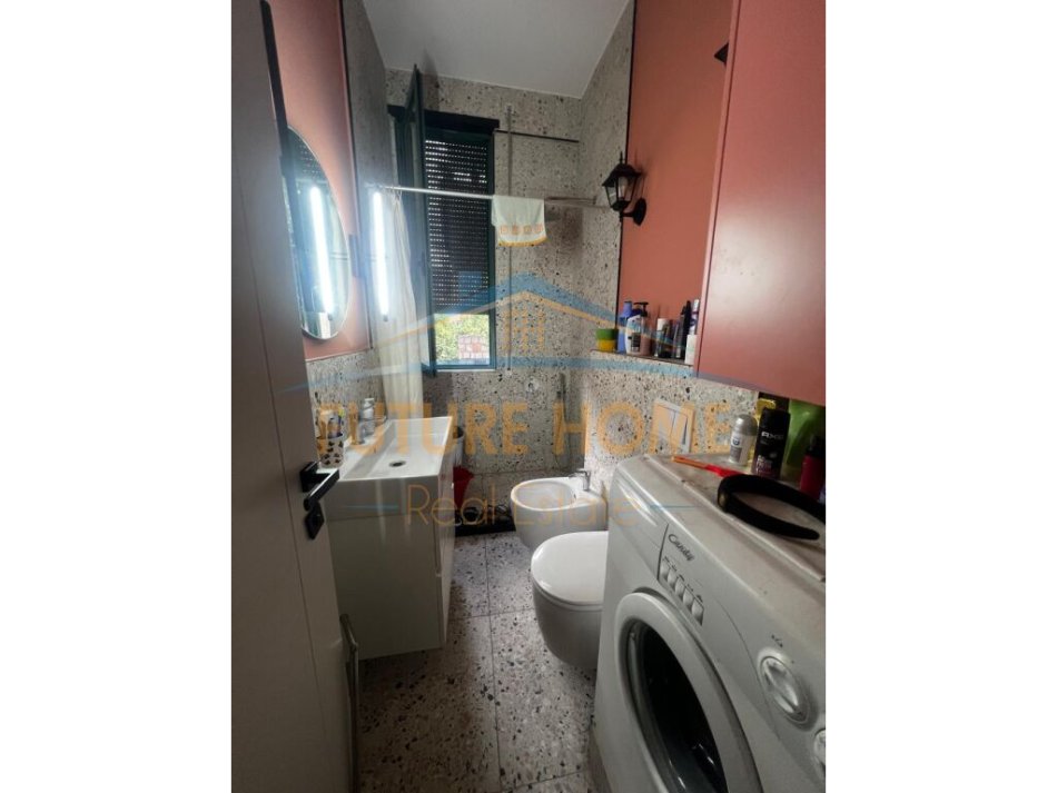 Tirane, shitet apartament 1+1+Ballkon Kati 2, 47 m² 125.000 € (Pazari i Ri)