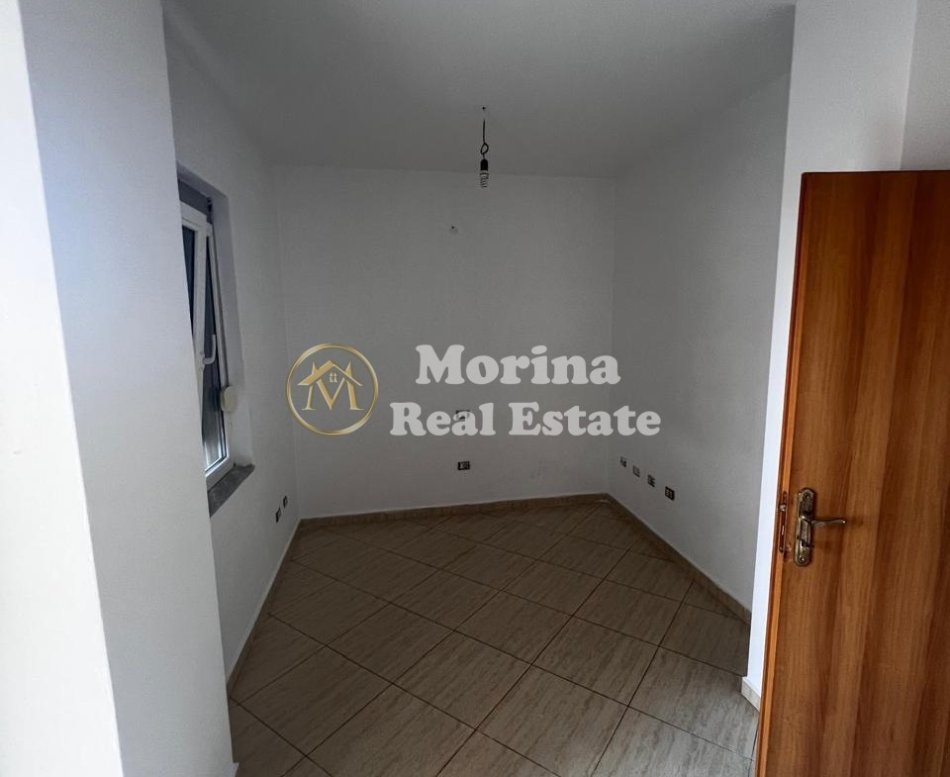 Tirane, jepet me qera apartament 2+1 Kati 2, 80 m² 400 € (Ali Demi)