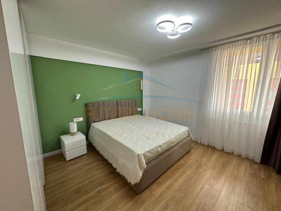 Tirane, jepet me qera apartament 2+1 Kati 3, 110 m² 1.500 € (Qender)