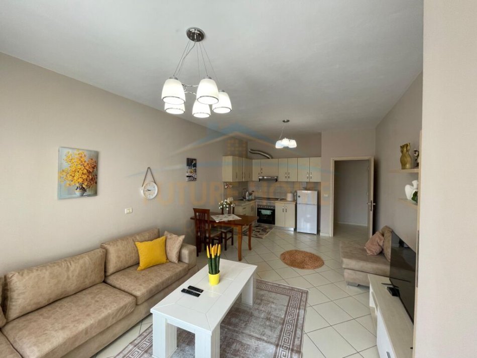 Tirane, jepet me qera apartament 1+1+Ballkon Kati 5, 500 € (Stacioni i Trenit)