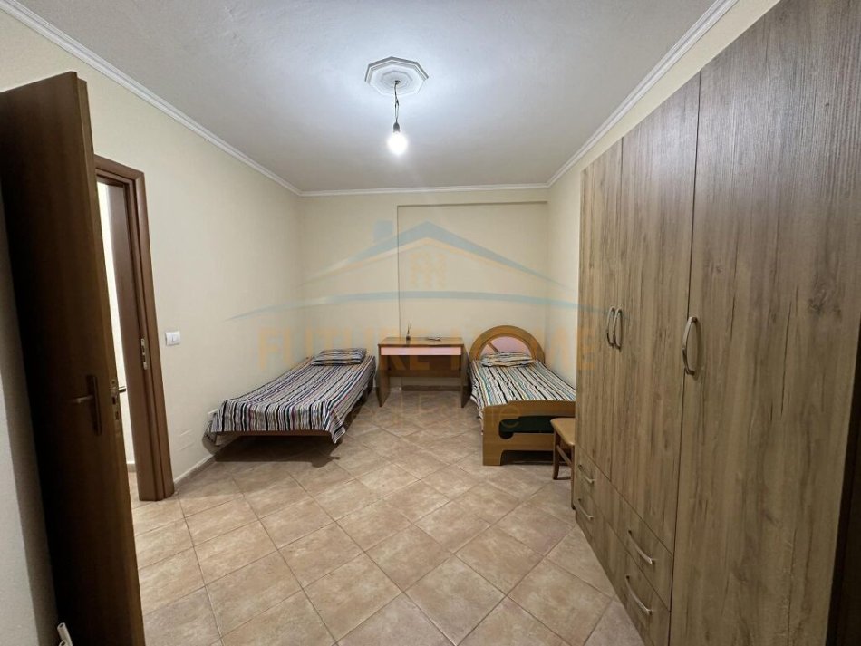 Tirane, Shitet,  Apartament 2+1+Ballkon Kati 1, 103 m² 120.000 € (Yzberisht)