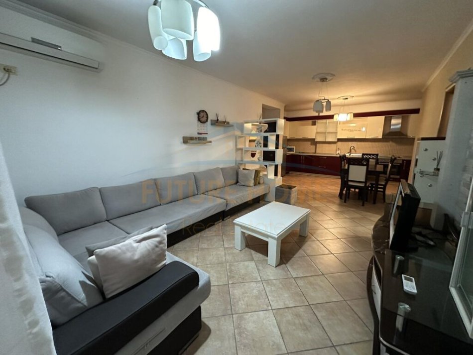 Tirane, Shitet,  Apartament 2+1+Ballkon Kati 1, 103 m² 120.000 € (Yzberisht)