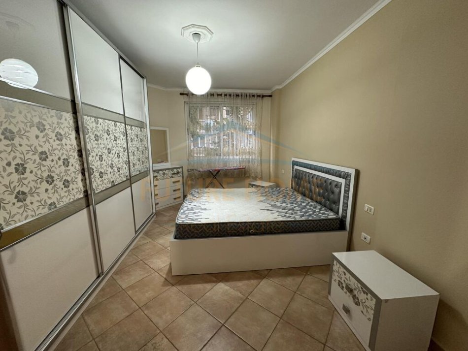 Tirane, Shitet,  Apartament 2+1+Ballkon Kati 1, 103 m² 120.000 € (Yzberisht)
