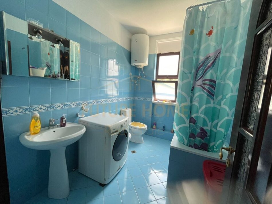 Tirane, jepet me qera apartament 2+1+Ballkon Kati 2, 128 m² 350 € (Kodra e Priftit)