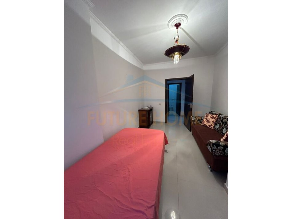 Tirane, jepet me qera apartament 3+1+Ballkon Kati 1, 138 m² 450 € (Kodra e Priftit)