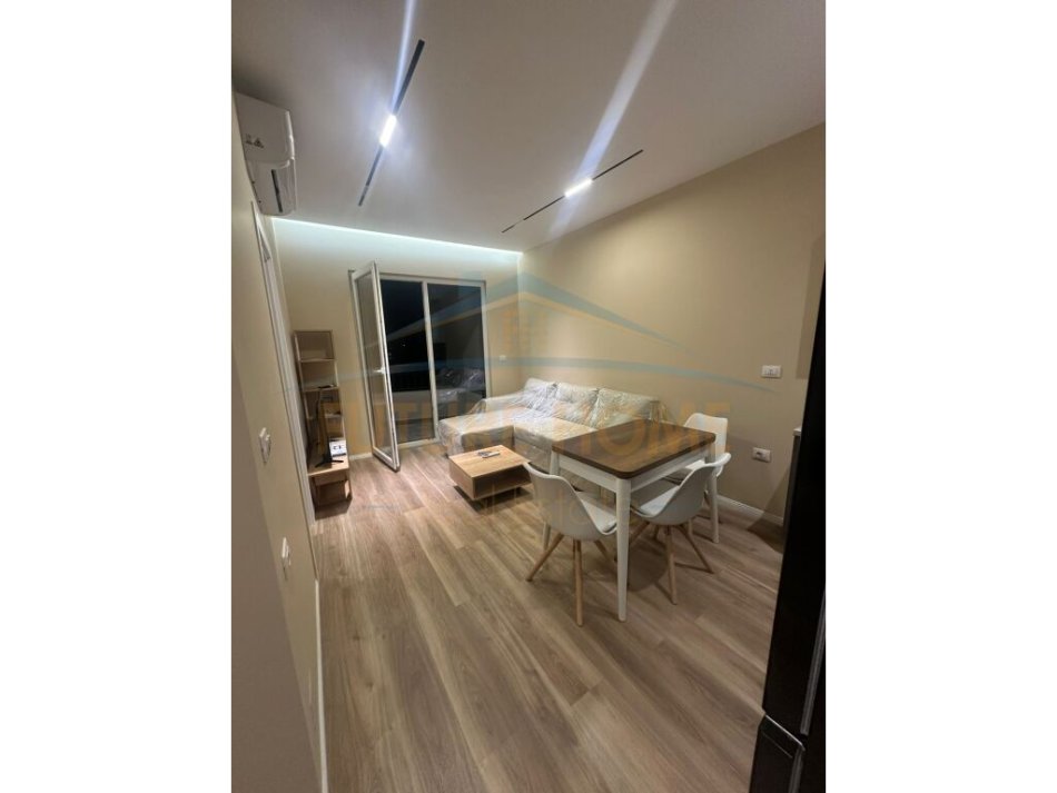 Tirane, jepet me qera apartament 1+1+Ballkon Kati 9, 65 m² 500 € (Rezidenca Future Home)